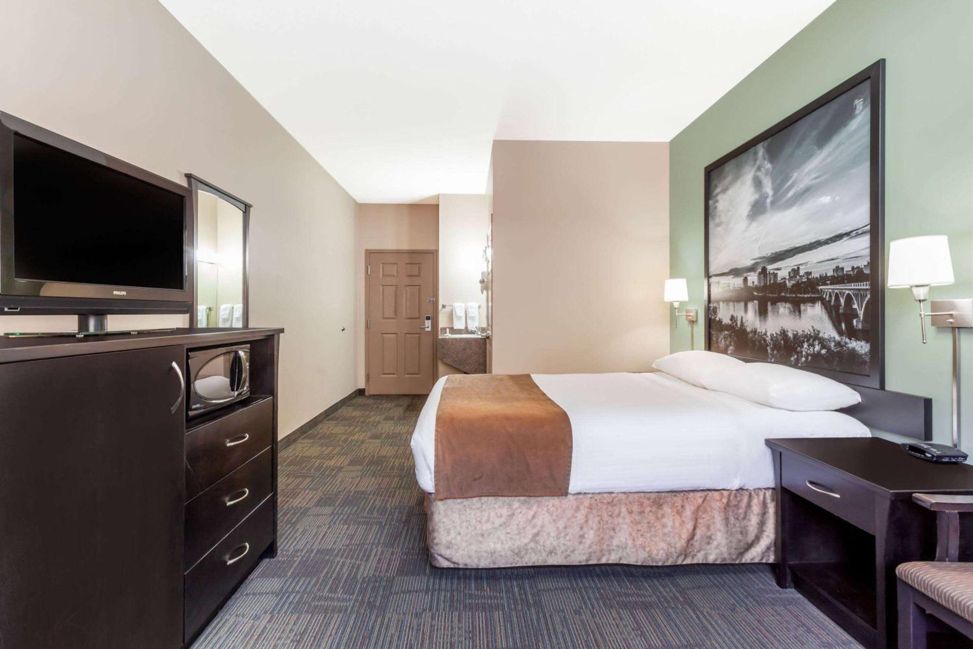 Super 8 By Wyndham Saskatoon Near Saskatoon Airport Ξενοδοχείο Εξωτερικό φωτογραφία