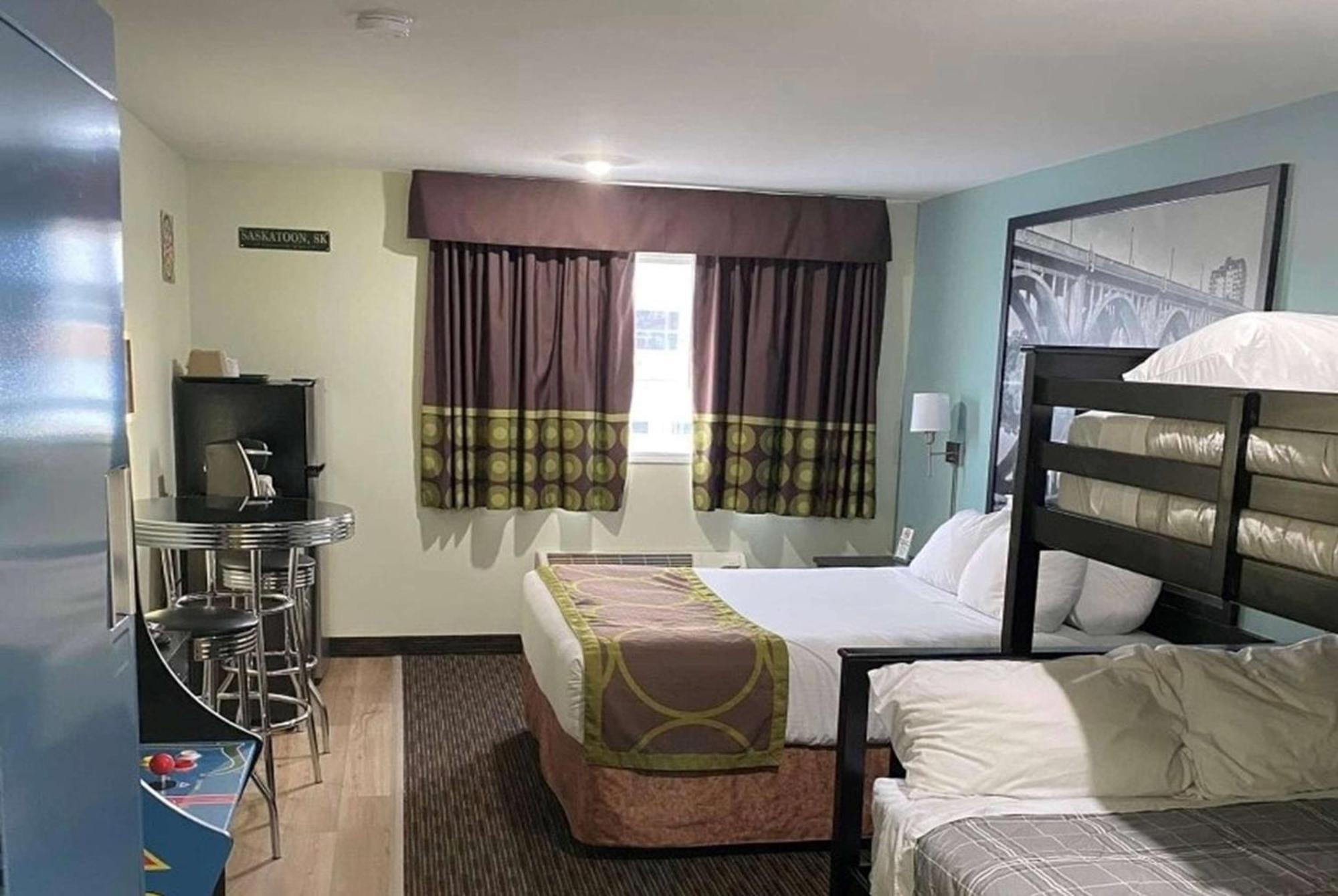 Super 8 By Wyndham Saskatoon Near Saskatoon Airport Ξενοδοχείο Εξωτερικό φωτογραφία